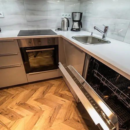 Apartment Executive Bright Apt. By Ruterra