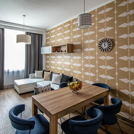 Executive Bright Apt. By Ruterra