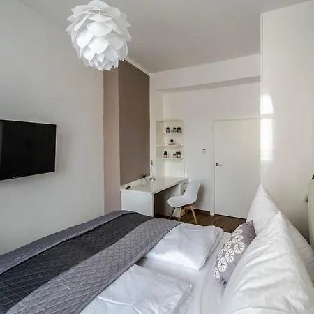 Executive Bright Apt. By Ruterra * Praha