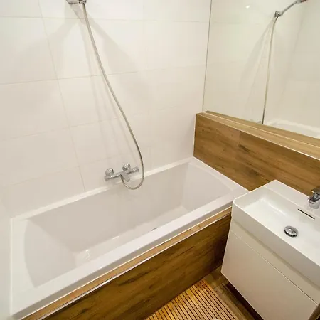 Executive Bright Apt. By Ruterra Apartmán