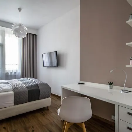 Executive Bright Apt. By Ruterra