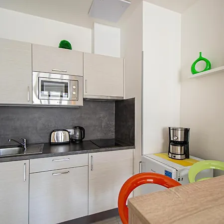 Executive Bright Apt. By Ruterra Apartmán *
