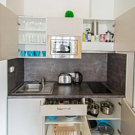 Executive Bright Apt. By Ruterra Prag