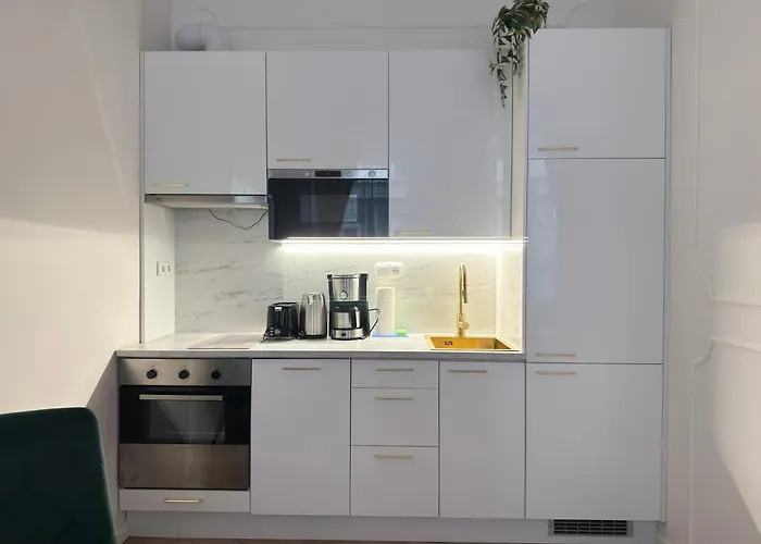 City Center Apartments Near Synagogue