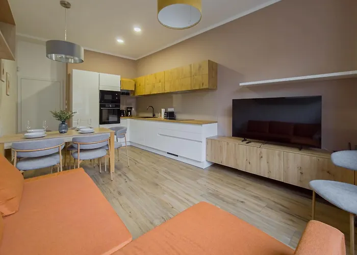 City Center Apartments Near Synagogue